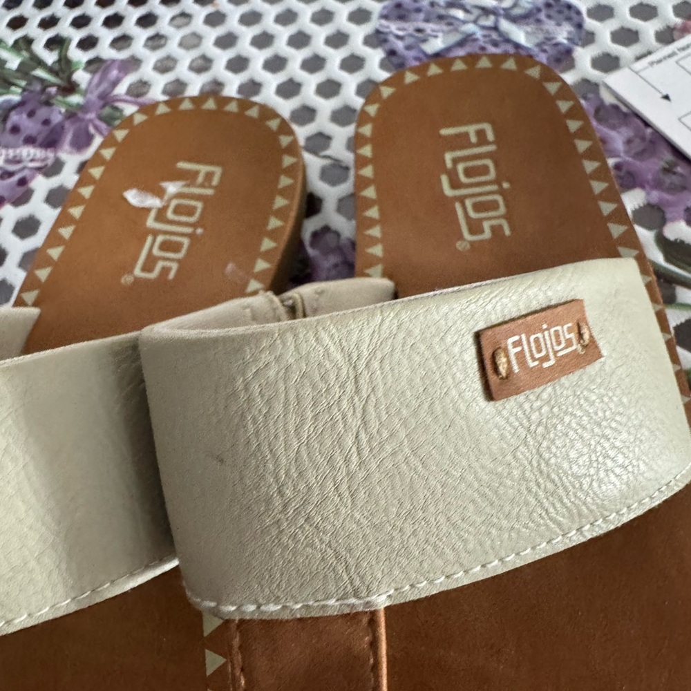Flojo Sandals - Picture 11 of 12